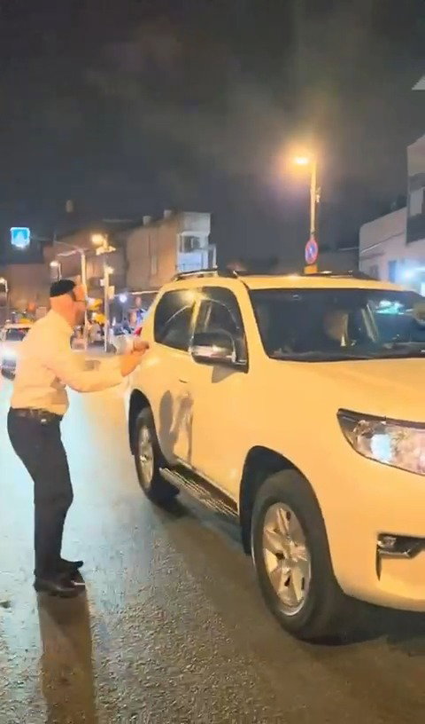 פיני איינהורן מחלק בקלאוות