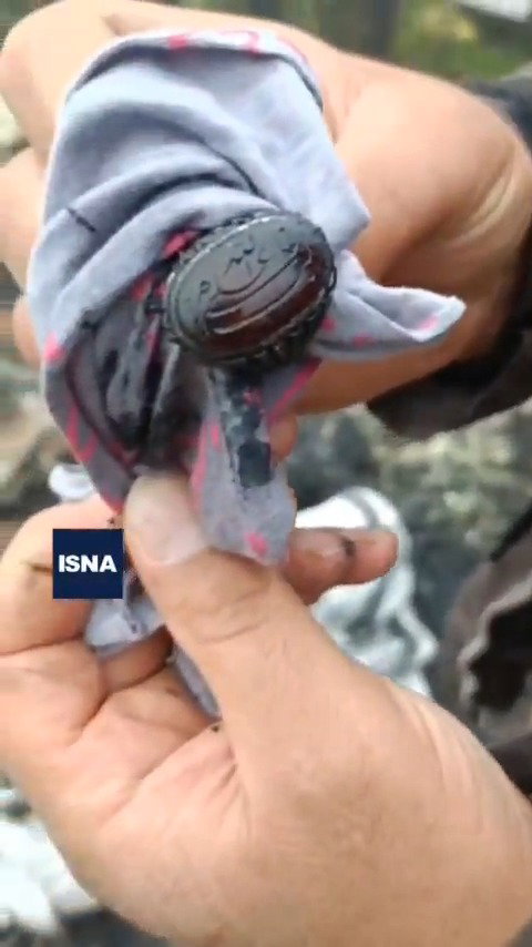 הטבעת של ראיסי במקום ההתרסקות