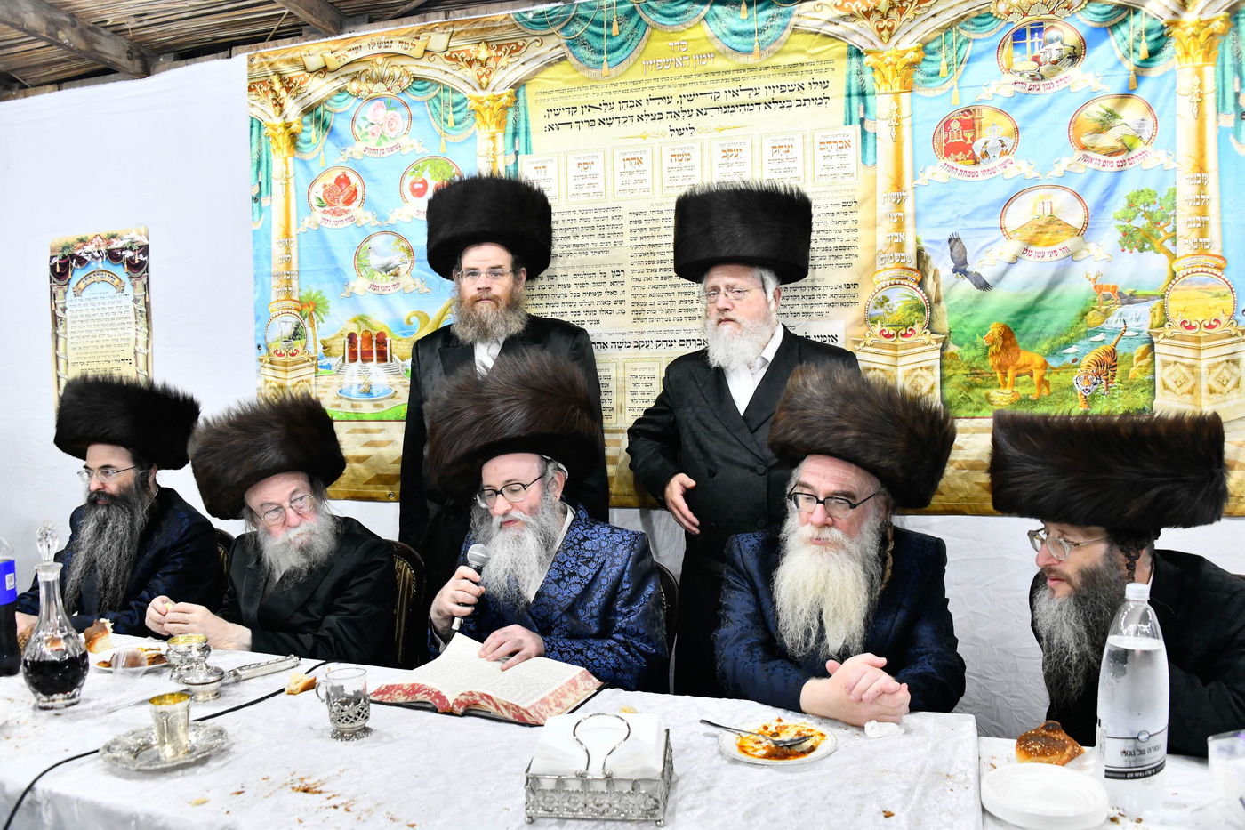 האדמו"ר מספינקא ב"ב בטיש חוה"מ סוכות 