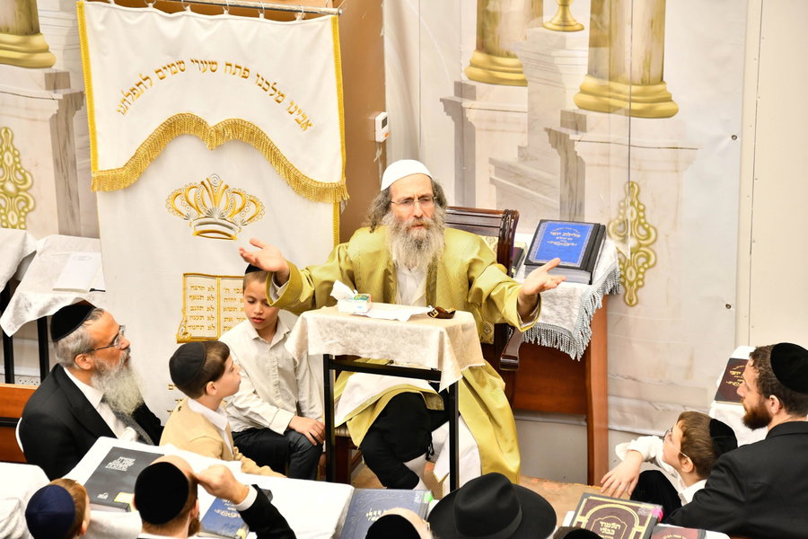 הגה"צ רבי אלימלך בידרמן בשיחה בקהילת בית השם