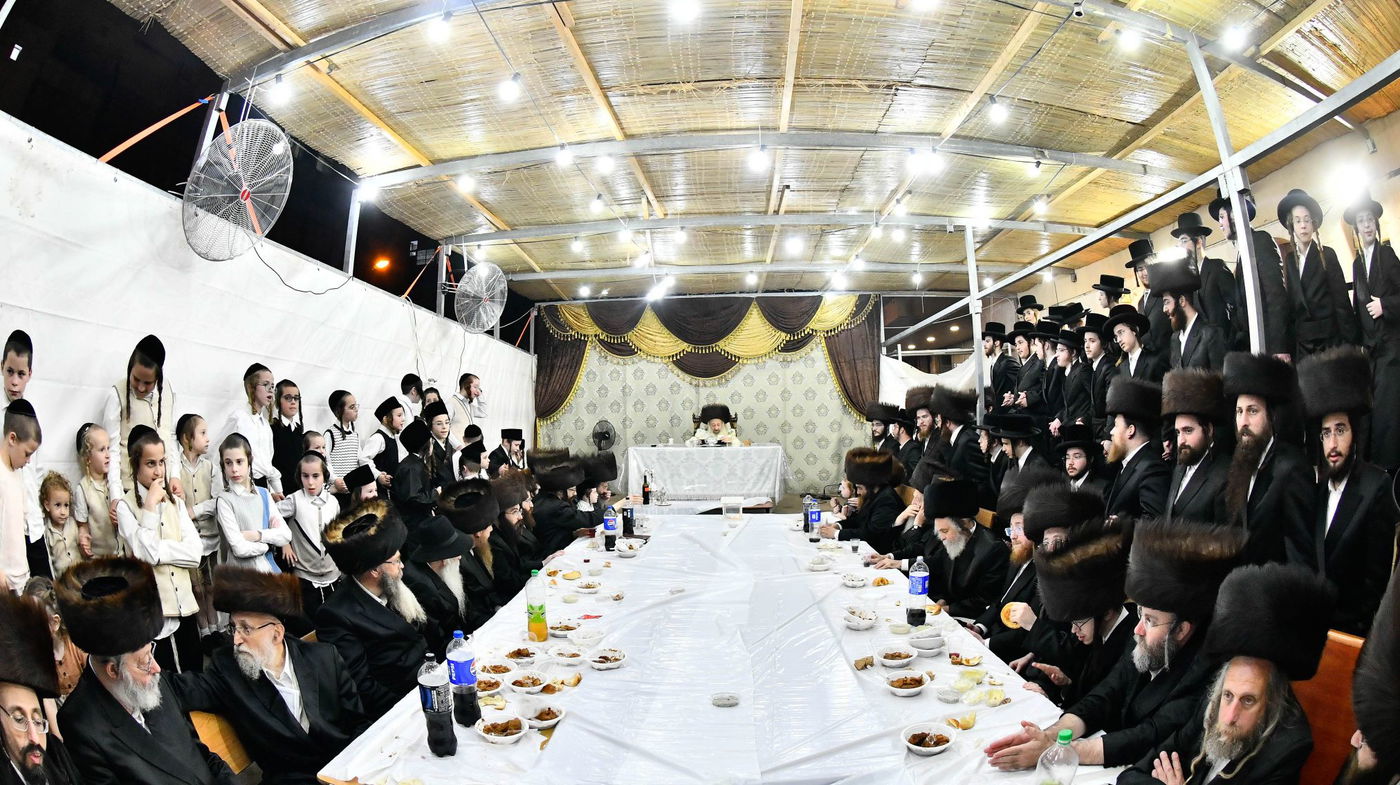 האדמו"ר מדעעש בטיש אושפיזין 