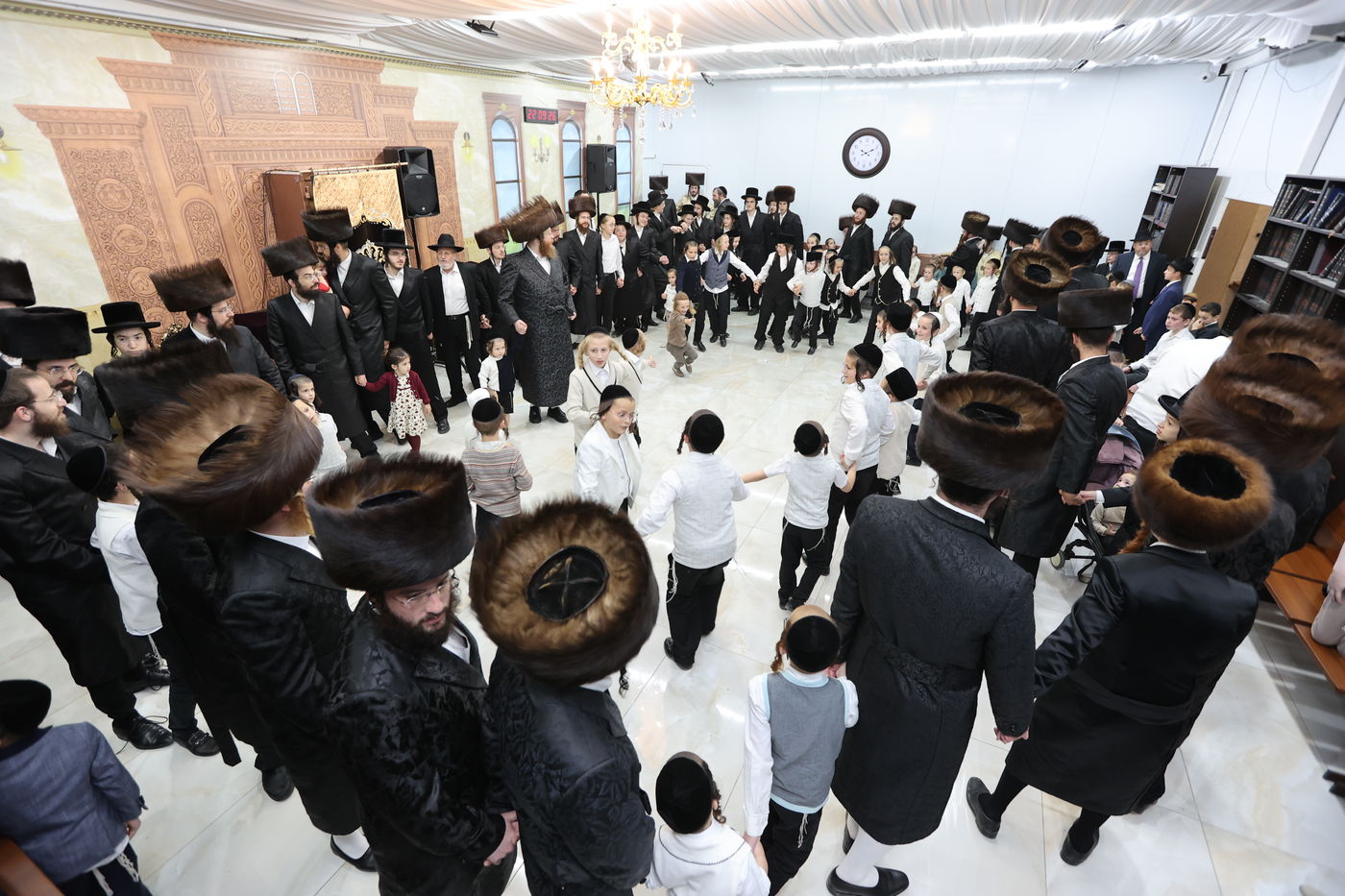 שמחת בית השואבה עם האדמו"ר מספינקא בית שמש ברמת בית שמש ד' 3