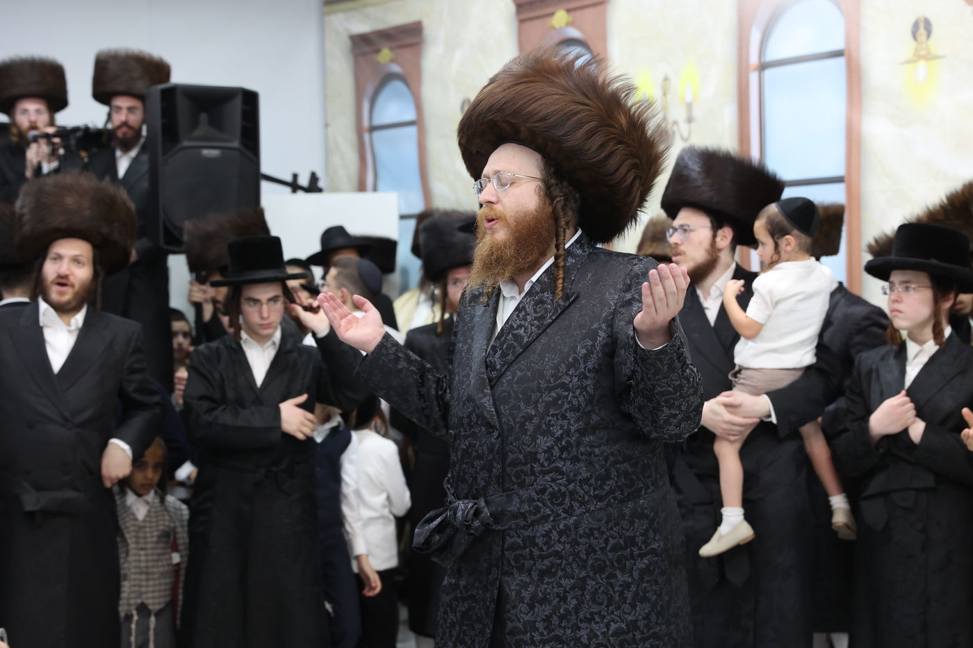 שמחת בית השואבה עם האדמו"ר מספינקא בית שמש ברמת בית שמש ד' 3