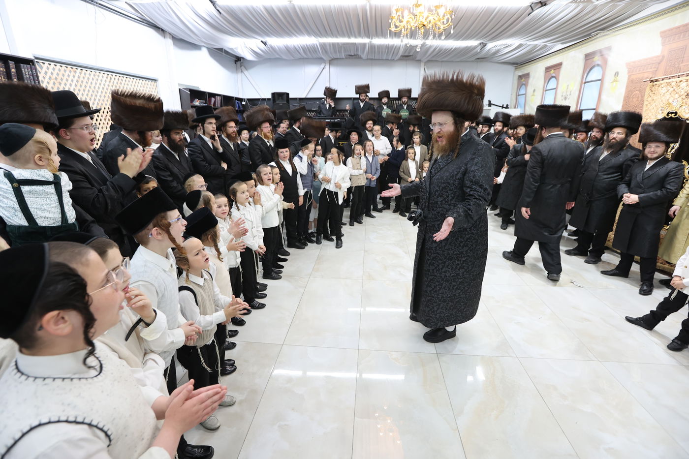 שמחת בית השואבה עם האדמו"ר מספינקא בית שמש ברמת בית שמש ד' 3