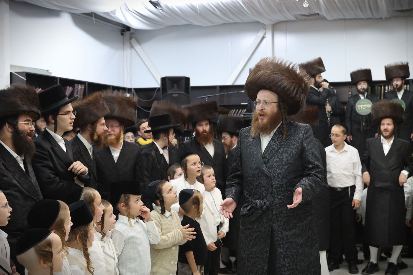 שמחת בית השואבה עם האדמו"ר מספינקא בית שמש ברמת בית שמש ד' 3