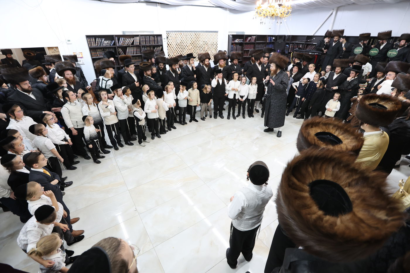 שמחת בית השואבה עם האדמו"ר מספינקא בית שמש ברמת בית שמש ד' 3