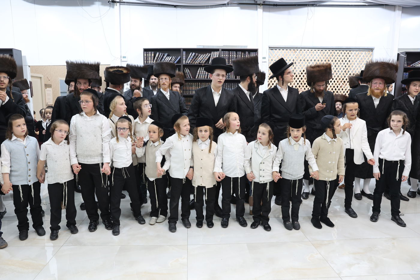 שמחת בית השואבה עם האדמו"ר מספינקא בית שמש ברמת בית שמש ד' 3