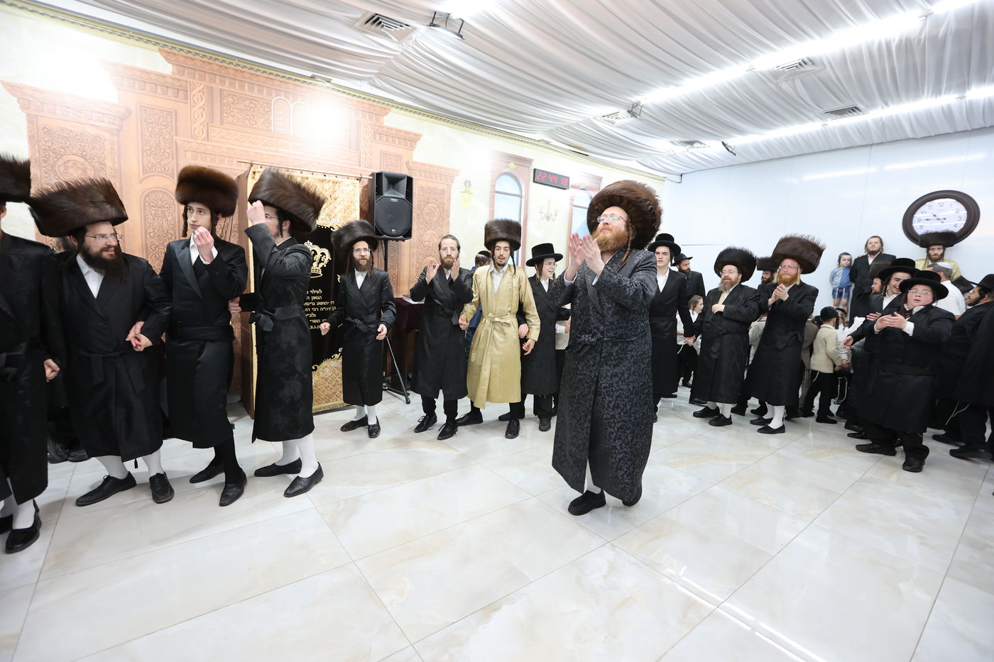 שמחת בית השואבה עם האדמו"ר מספינקא בית שמש ברמת בית שמש ד' 3