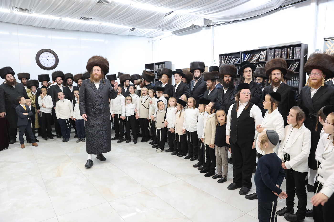 שמחת בית השואבה עם האדמו"ר מספינקא בית שמש ברמת בית שמש ד' 3