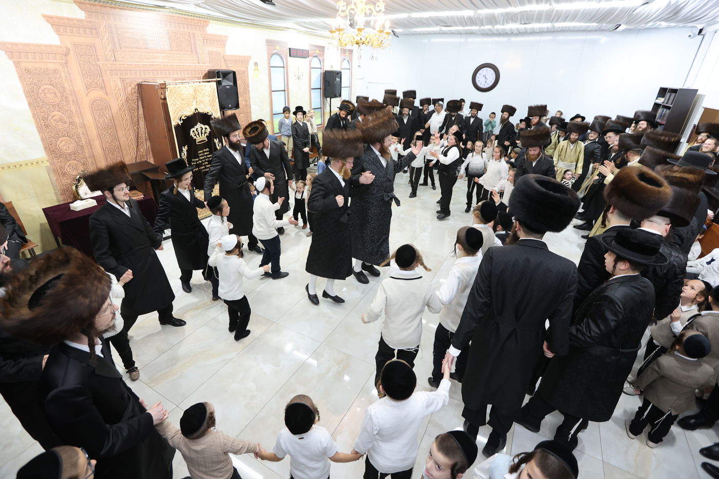 שמחת בית השואבה עם האדמו"ר מספינקא בית שמש ברמת בית שמש ד' 3