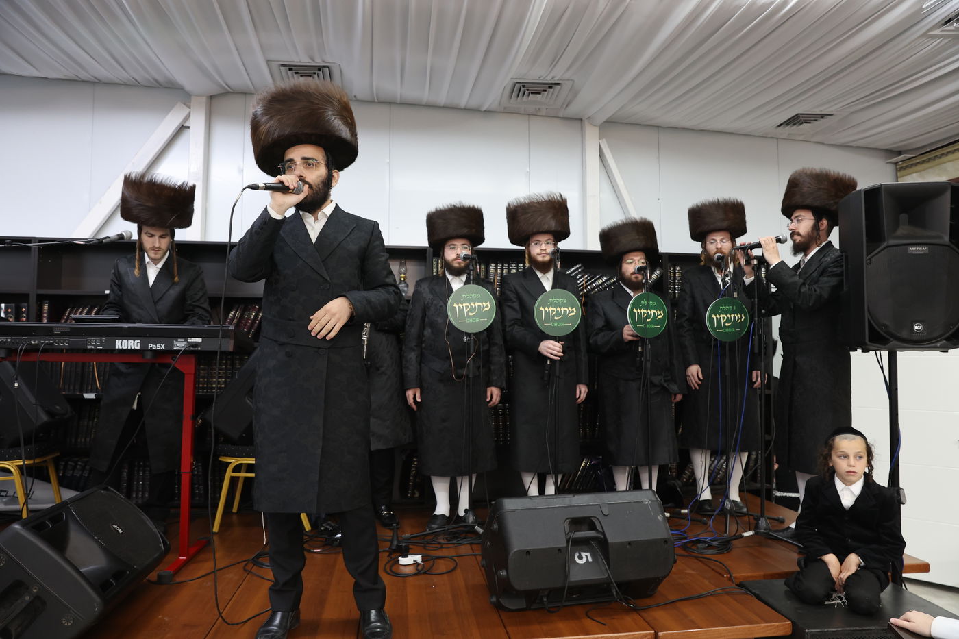 שמחת בית השואבה עם האדמו"ר מספינקא בית שמש ברמת בית שמש ד' 3