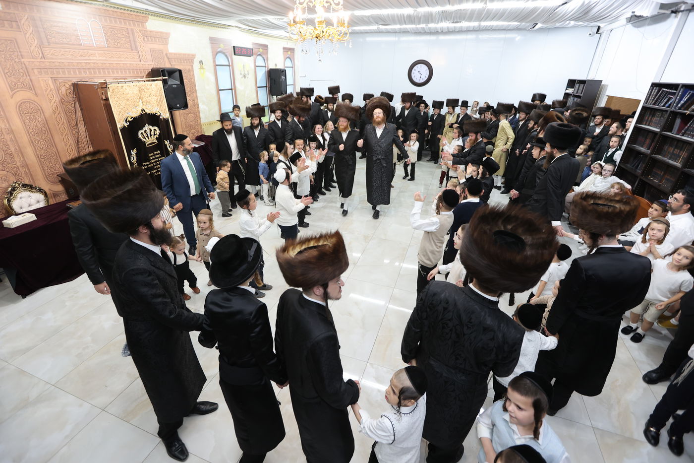 שמחת בית השואבה עם האדמו"ר מספינקא בית שמש ברמת בית שמש ד' 3