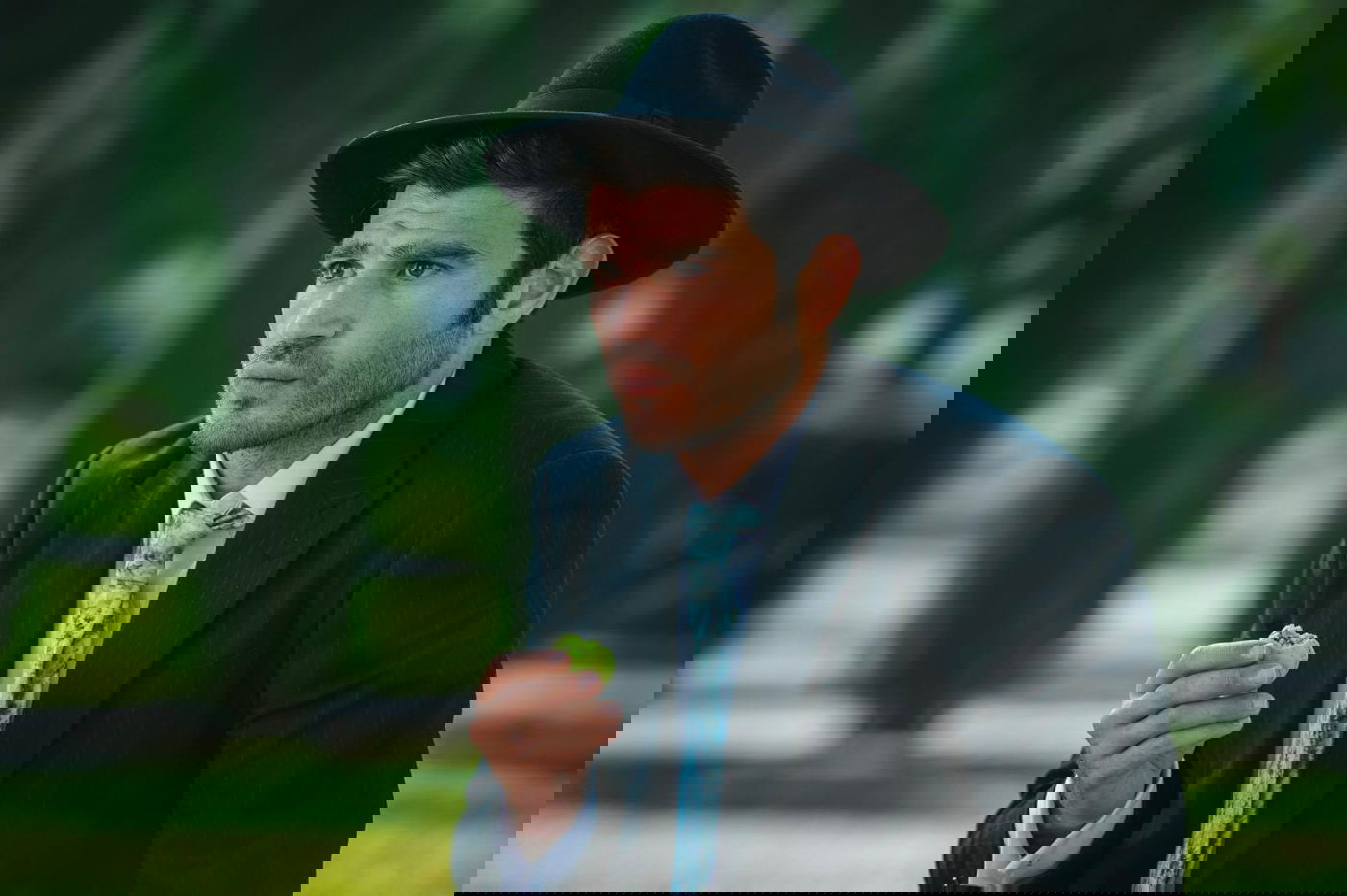 השחקן מאור שוויצר מתקרב: "אני מניח תפילין ומדבר עם הקב"ה"