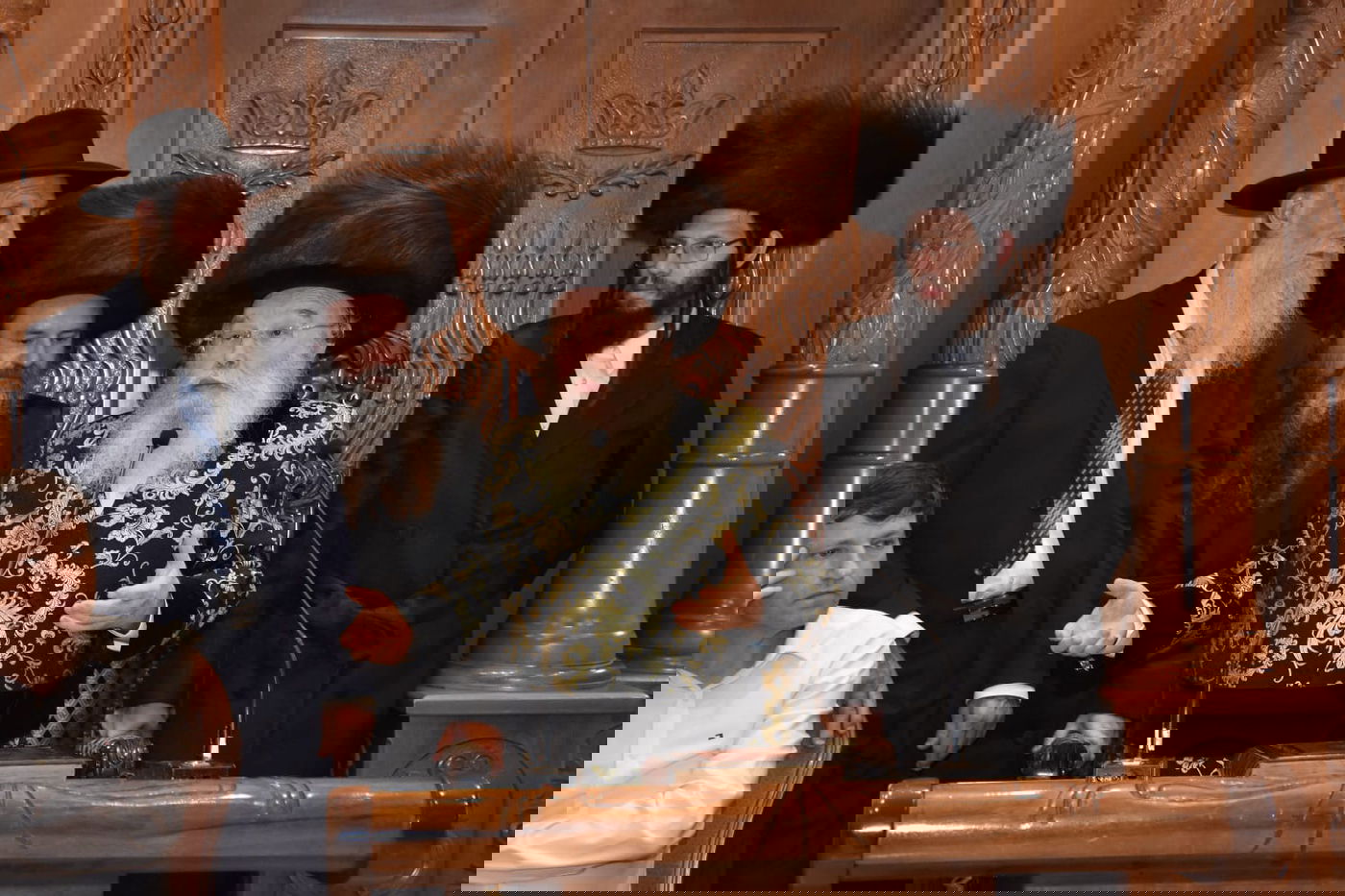 גלריית תמו ות משמחת בית השואה בחצר הקודש מישקולץ בראשות האדמו"ר