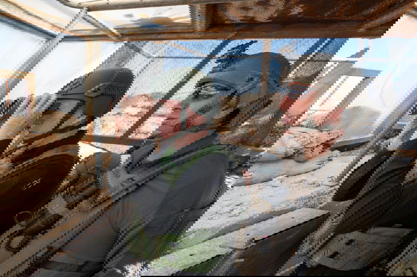 שר הביטחון לשעבר יואב גלנט עם לוחמי אוגדה 98 בגבול ישראל-לבנון