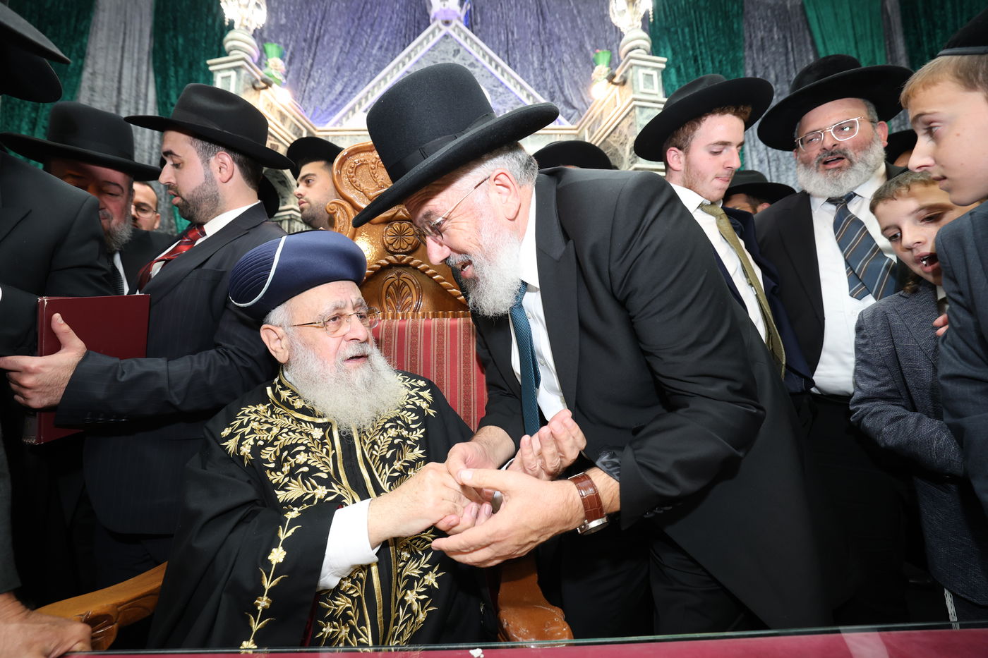 המונים ב'הקבלת פני רבו' המרכזית לראש"ל הגר"י יוסף | צפו