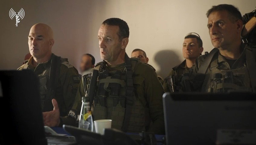 הרמטכ"ל משוחח עם הלוחמים