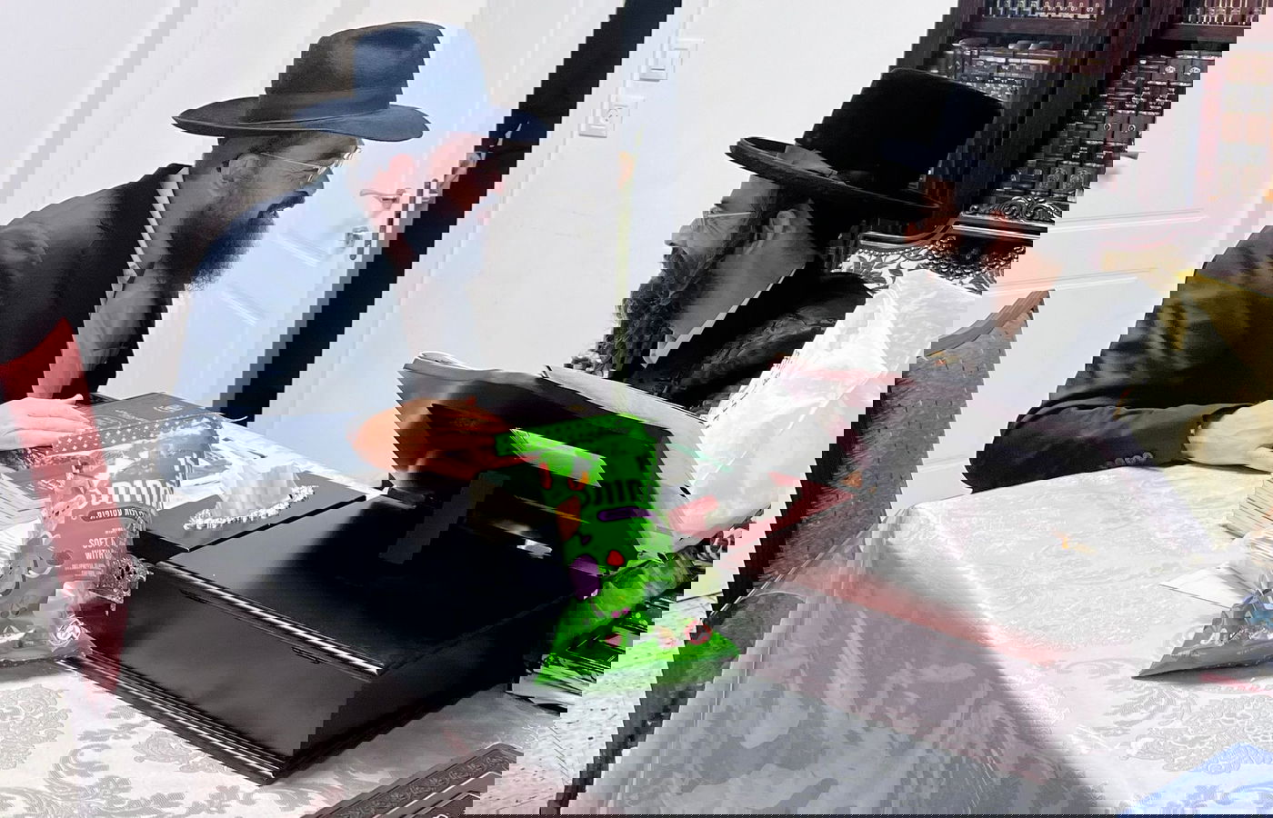 הרב שמואל הלפרין מזמין את גדולי ישראל