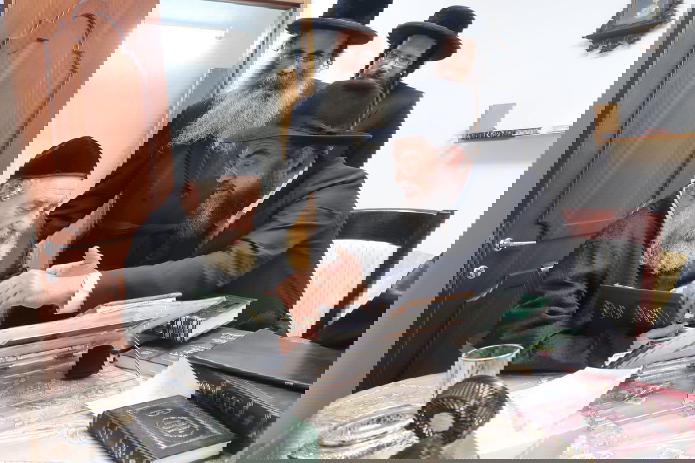 הרב שמואל הלפרין מזמין את גדולי ישראל