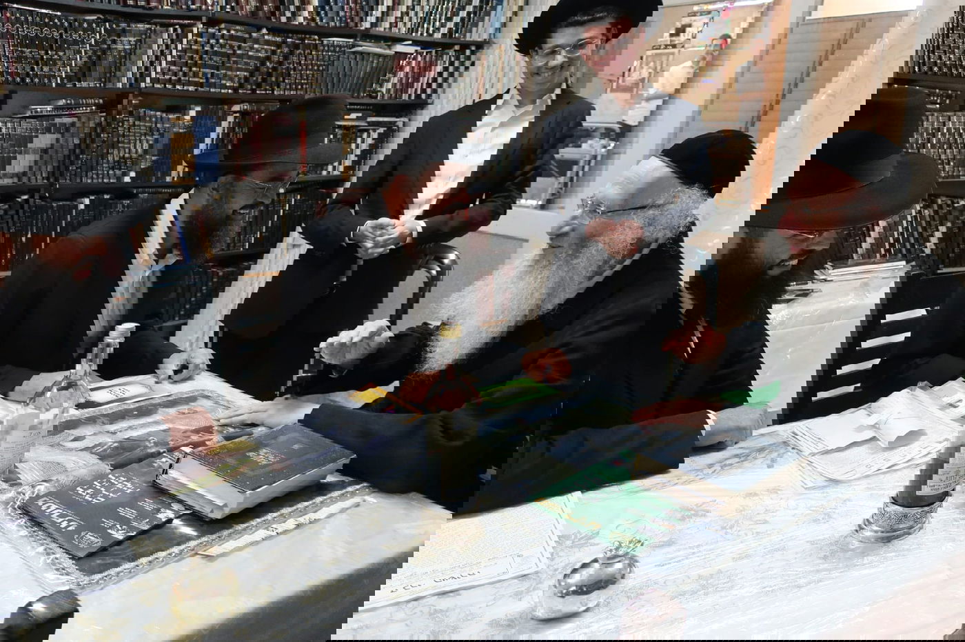 הרב שמואל הלפרין מזמין את גדולי ישראל