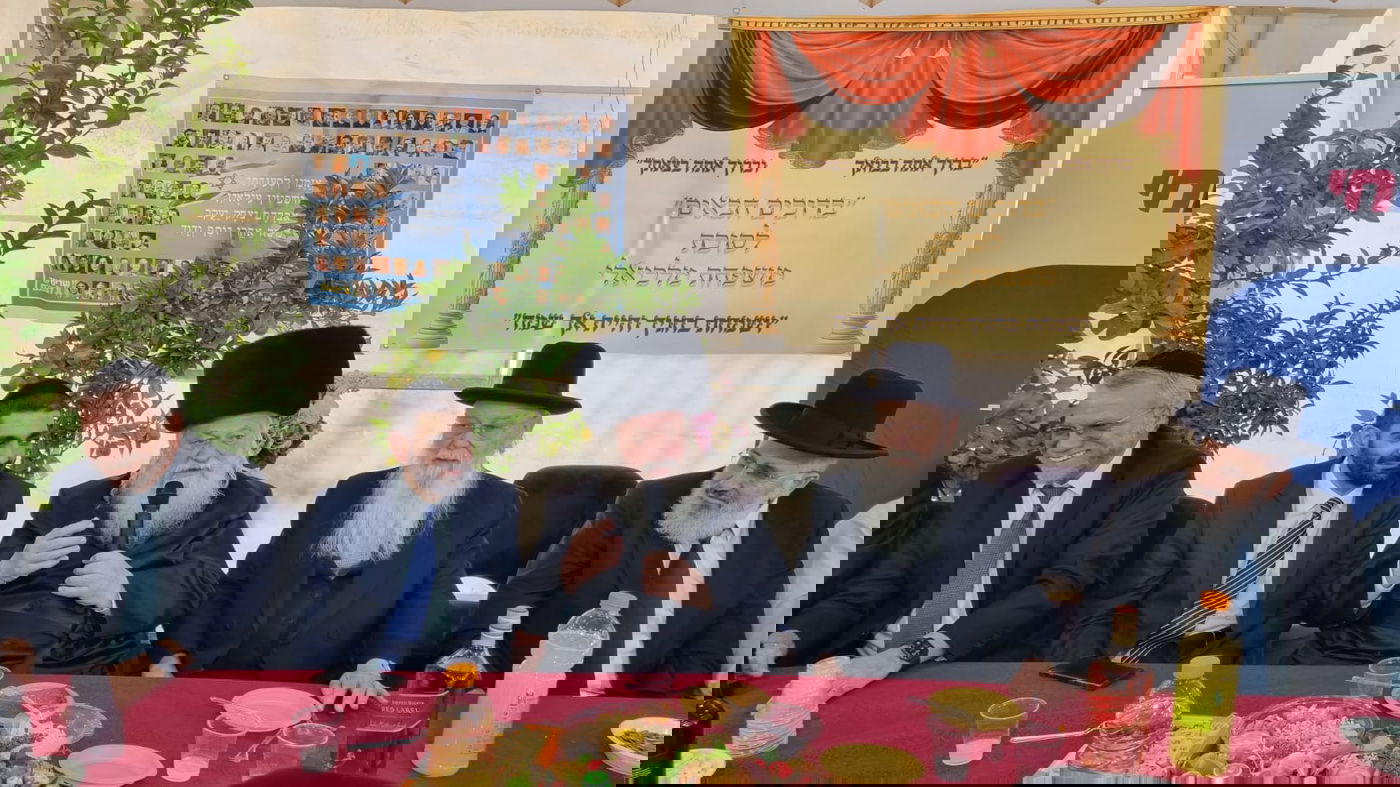 רבנים, שרים ואישי ציבור בסוכת השר מיכאל מלכיאלי | תיעוד