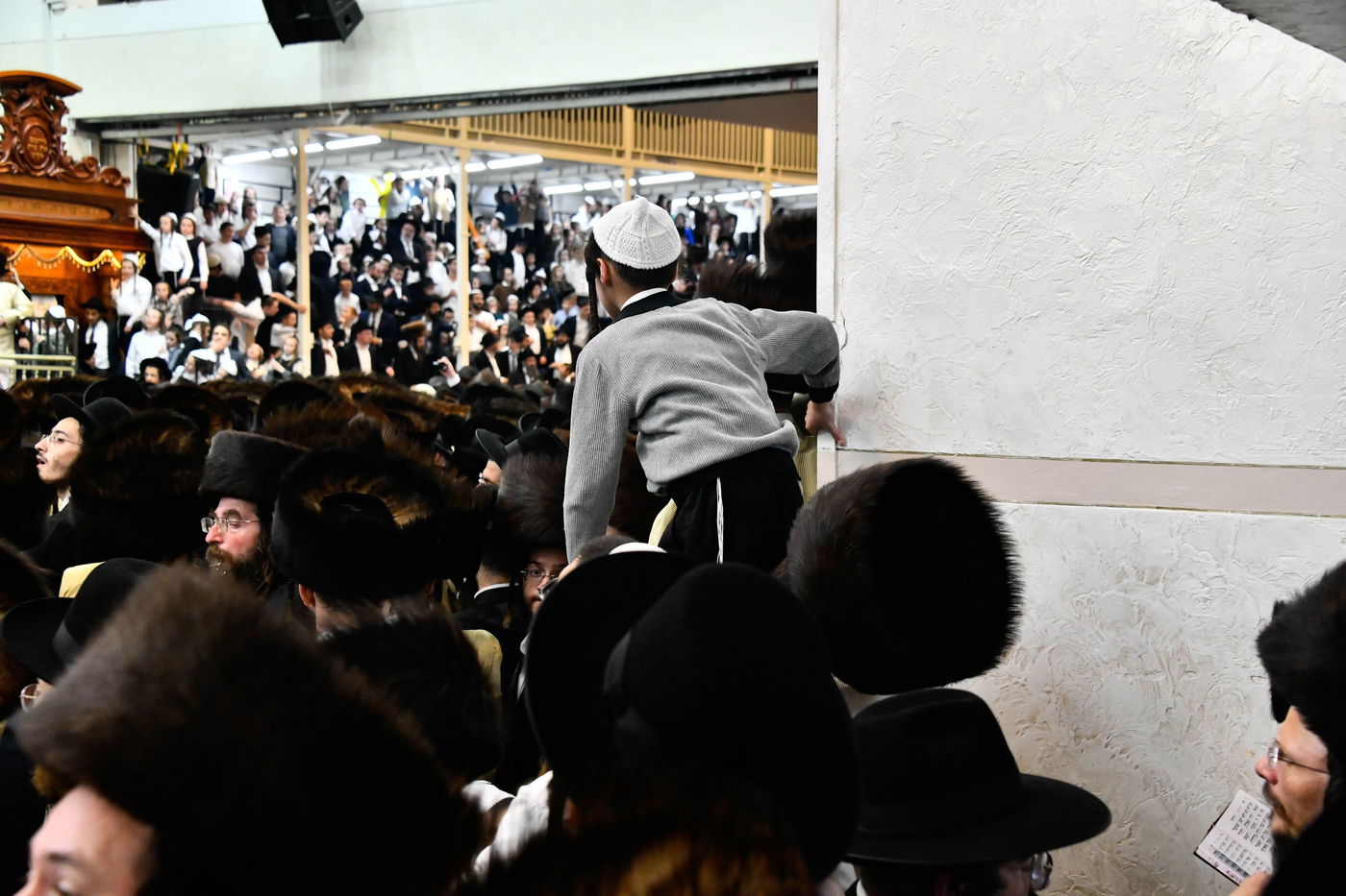 שמחת בית השואבה בחצה"ק תולדות אהרן 