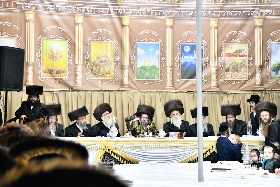 האדמו"ר מסקולען בטיש חוה"מ סוכות