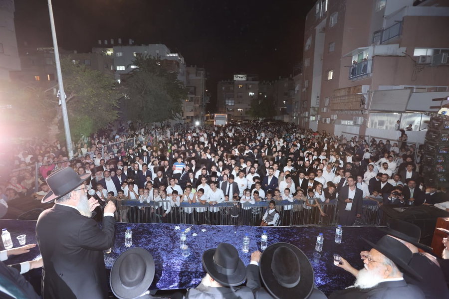 הקבלת פני רבו להגר"ד יוסף, באשדוד