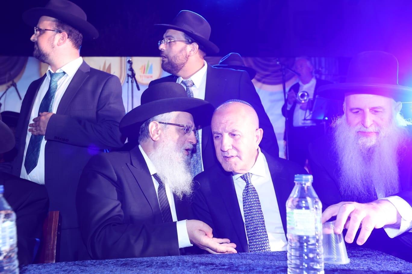 הקבלת פני רבו להגר"ד יוסף, באשדוד