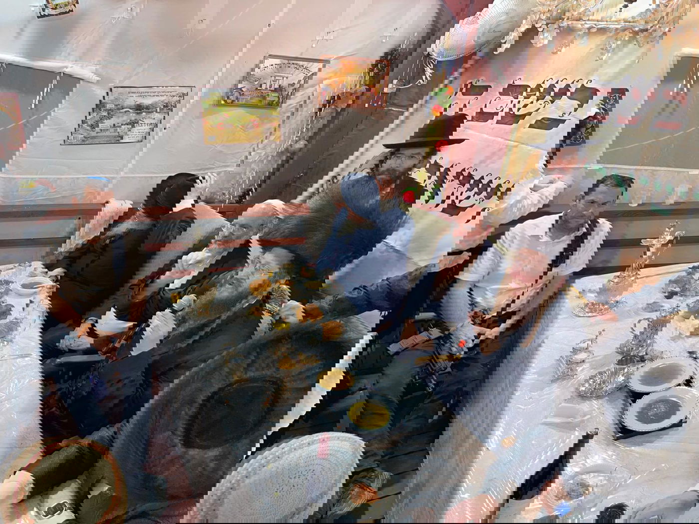 חג הסוכות בחצה"ק קאליב 