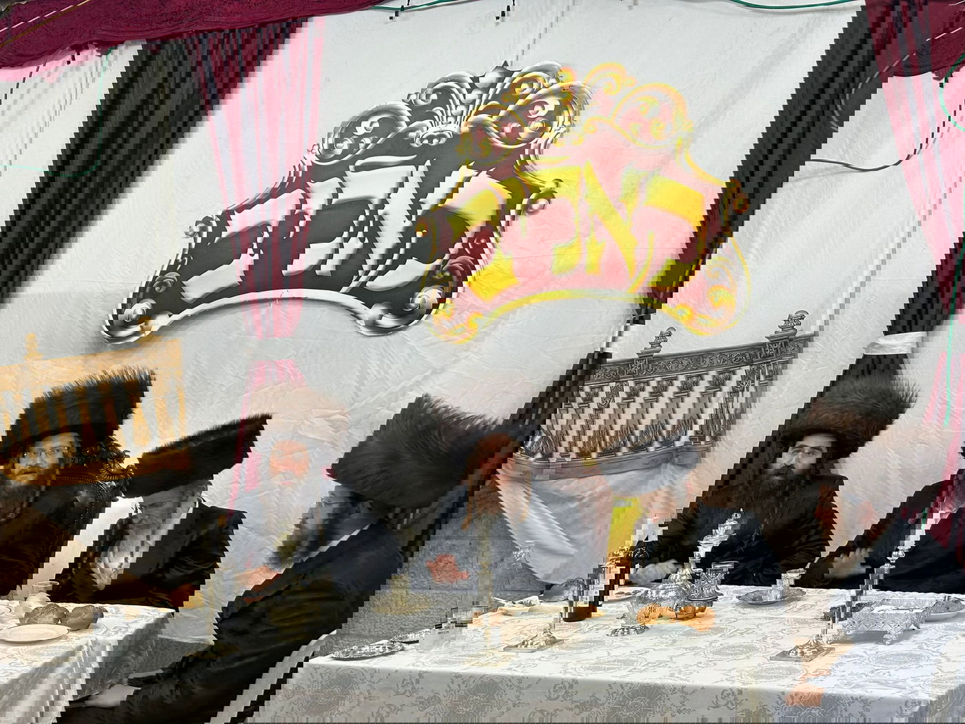 חג הסוכות בחצה"ק קאליב 