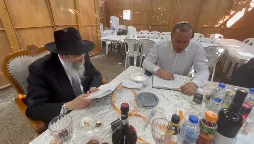 ראש עיריית רחובות בביקור בבית רב מרכז העיר רחובות הרב גלוכובסקי