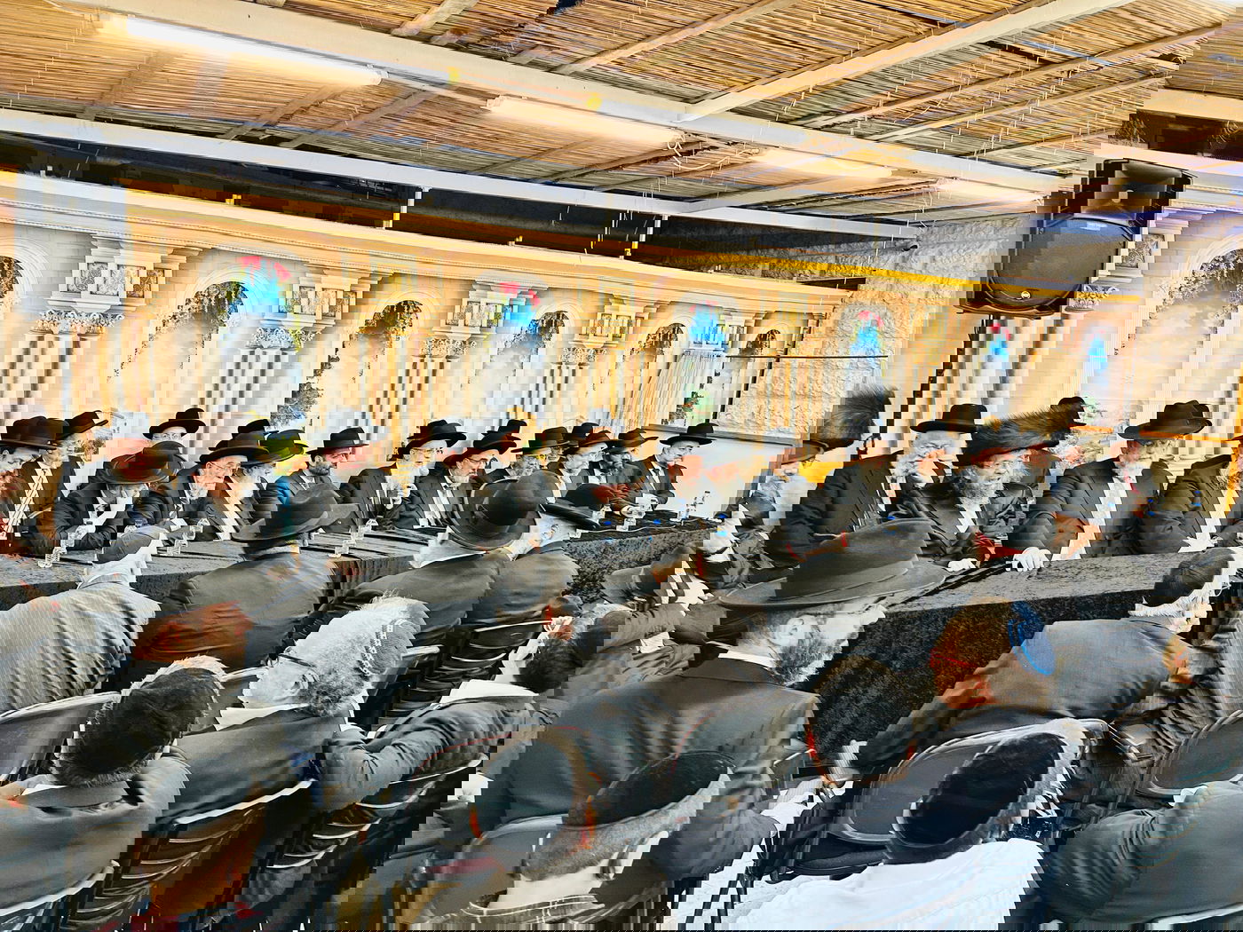 הדיינים ורבני הערים עלו לסוכת הראשון לציון הגר"ד יוסף | צפו