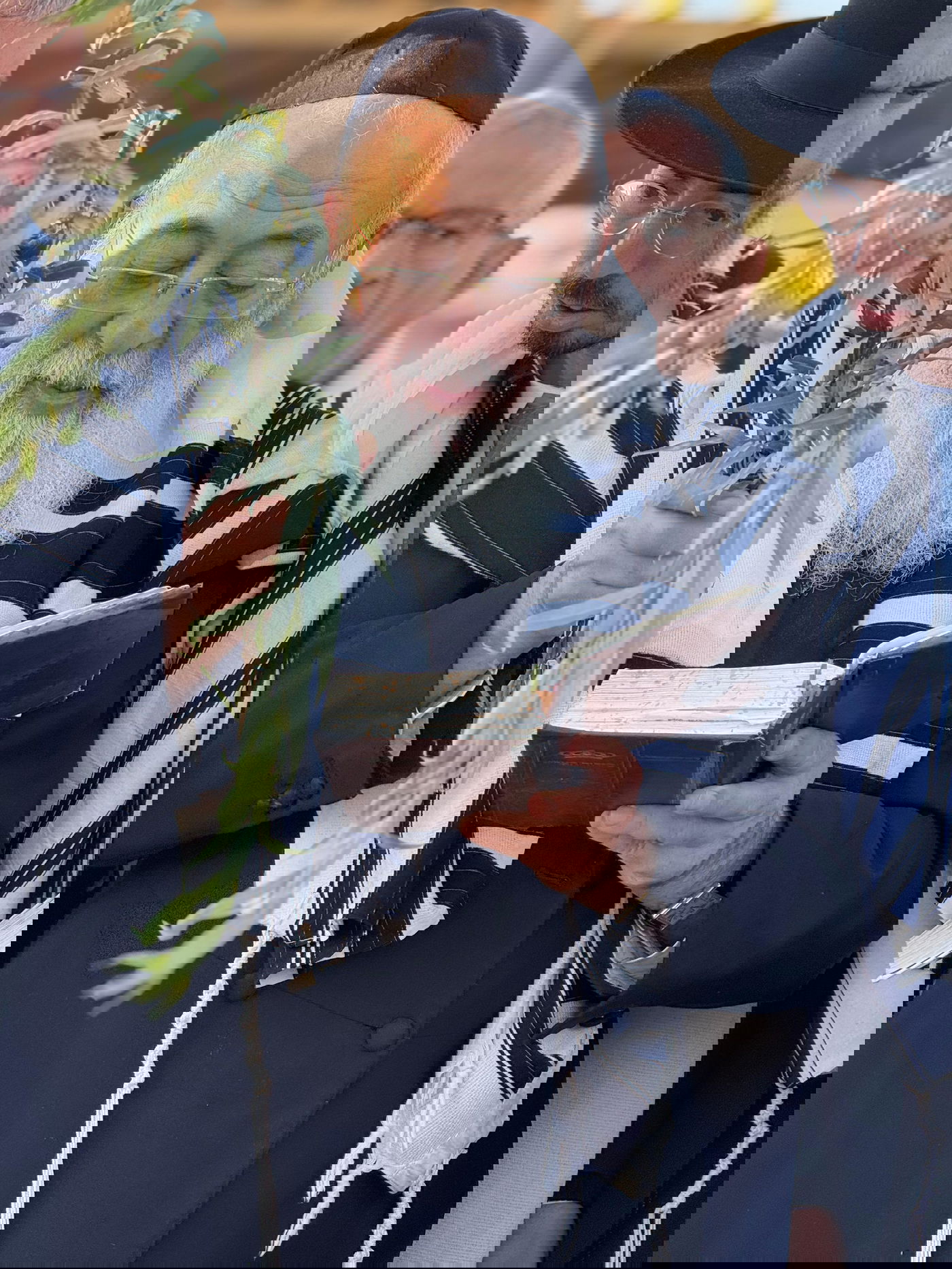 הראשל"צ הגרש"מ עמאר בהושענות וחיבוט הערבה | צפו