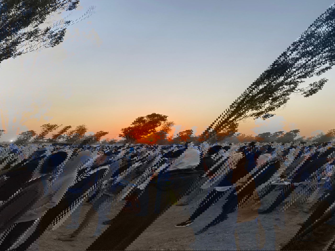 אלפים בתפילה במתחם הנובה