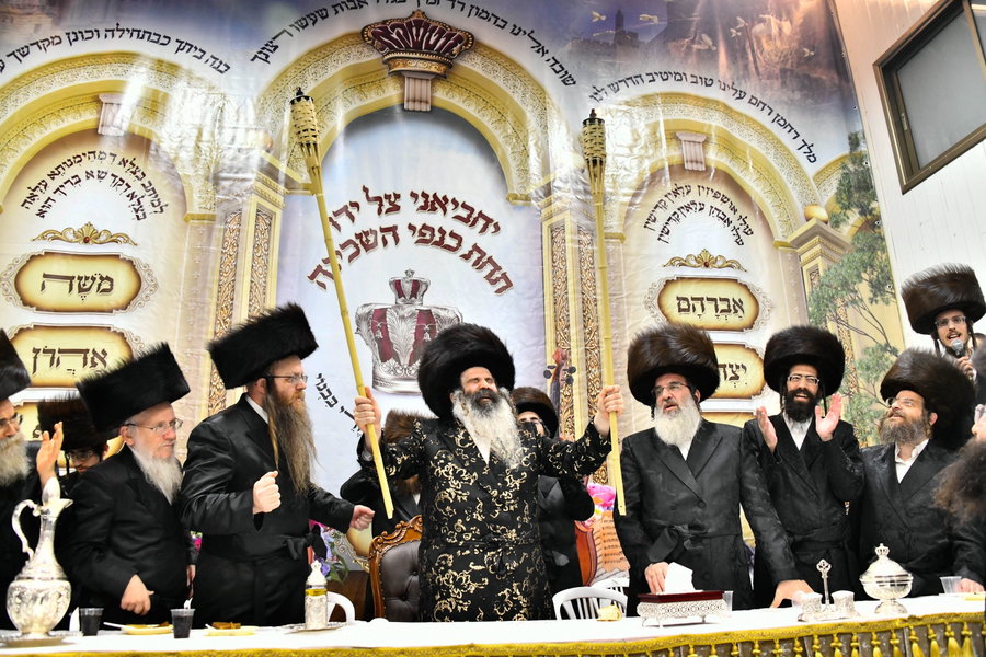 האדמו"ר מזוטשקא בשמחת בית השואבה