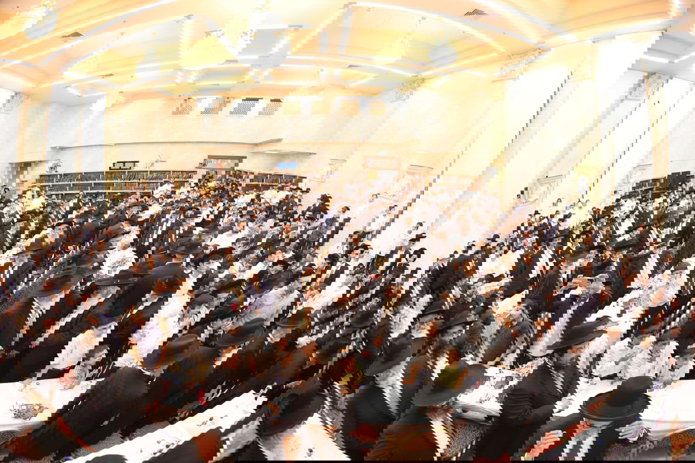 הקבלת פני רבו בראש העין 