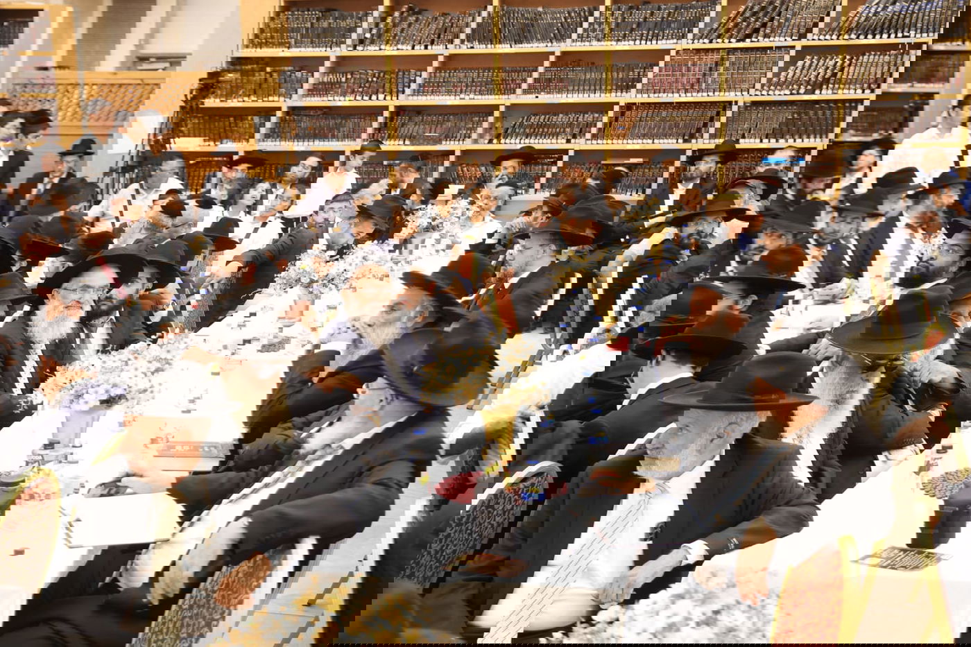 הקבלת פני רבו בראש העין 