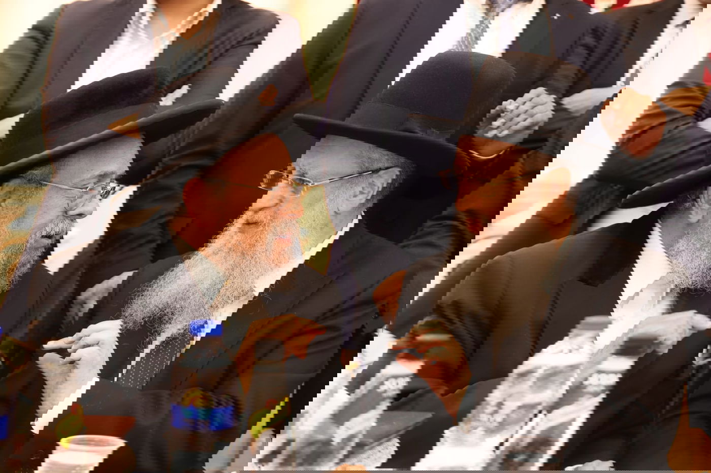 הקבלת פני רבו בראש העין 