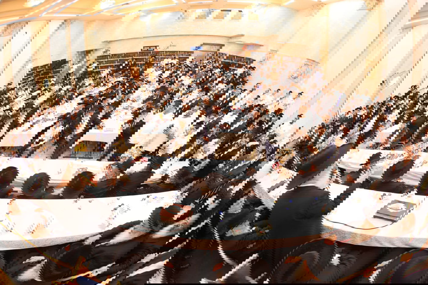 הקבלת פני רבו בראש העין 