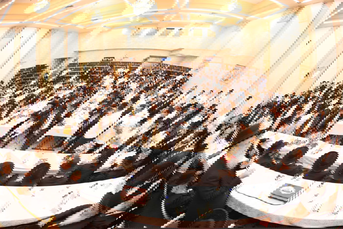 הקבלת פני רבו בראש העין 