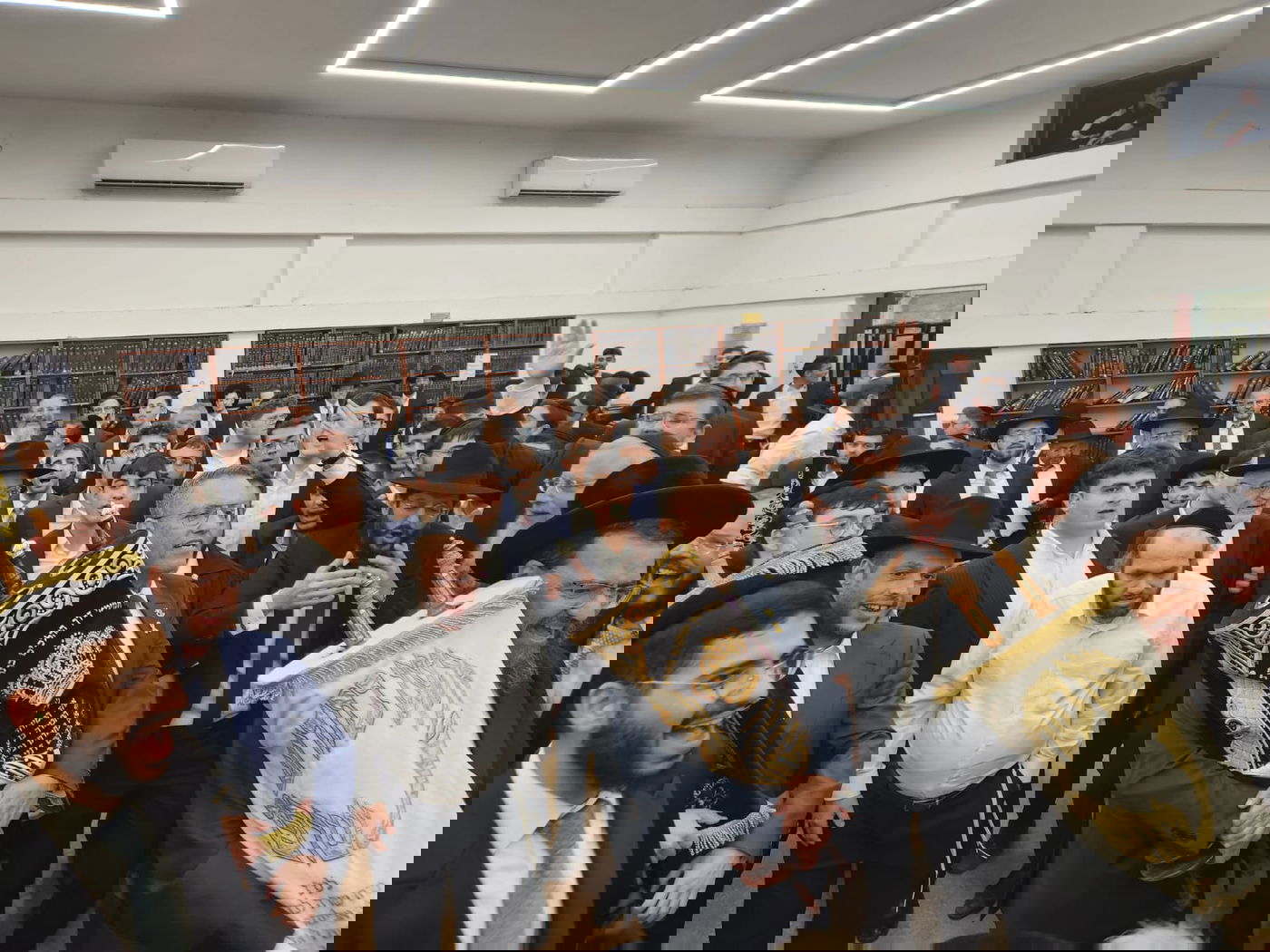 השמחה בישיבת לנדא