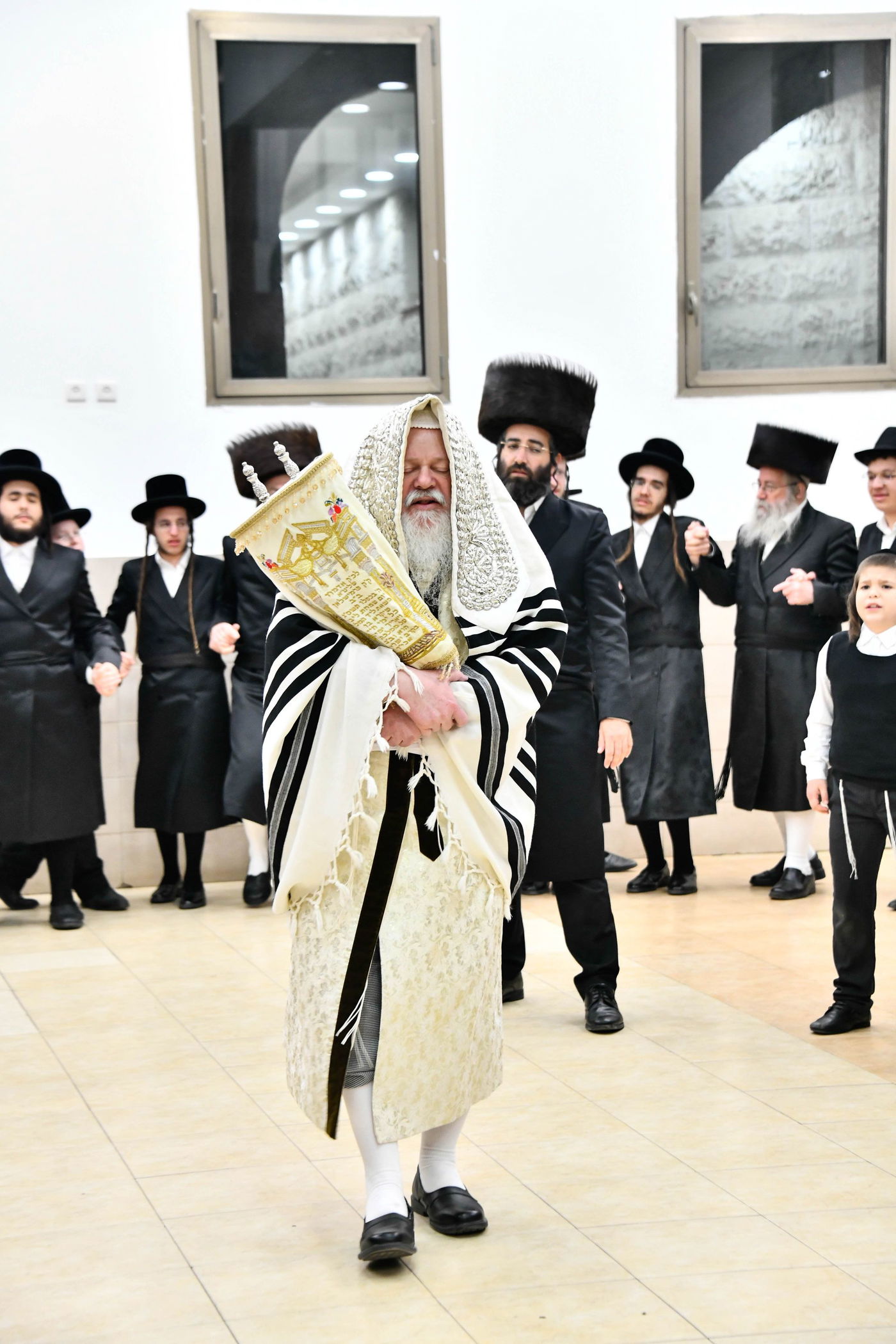 הקפות שניות בחצה"ק פרמישלאן 