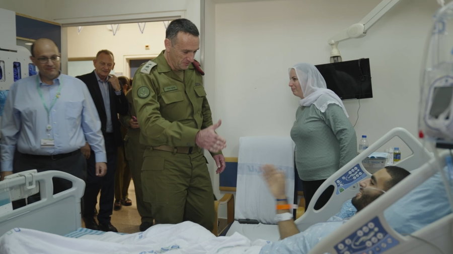 הרמטכ״ל במחלקת שיקום פצועים בסורוקה