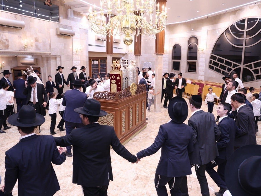 מעמד הקפות שניות בקהילת 'היכל מרן'