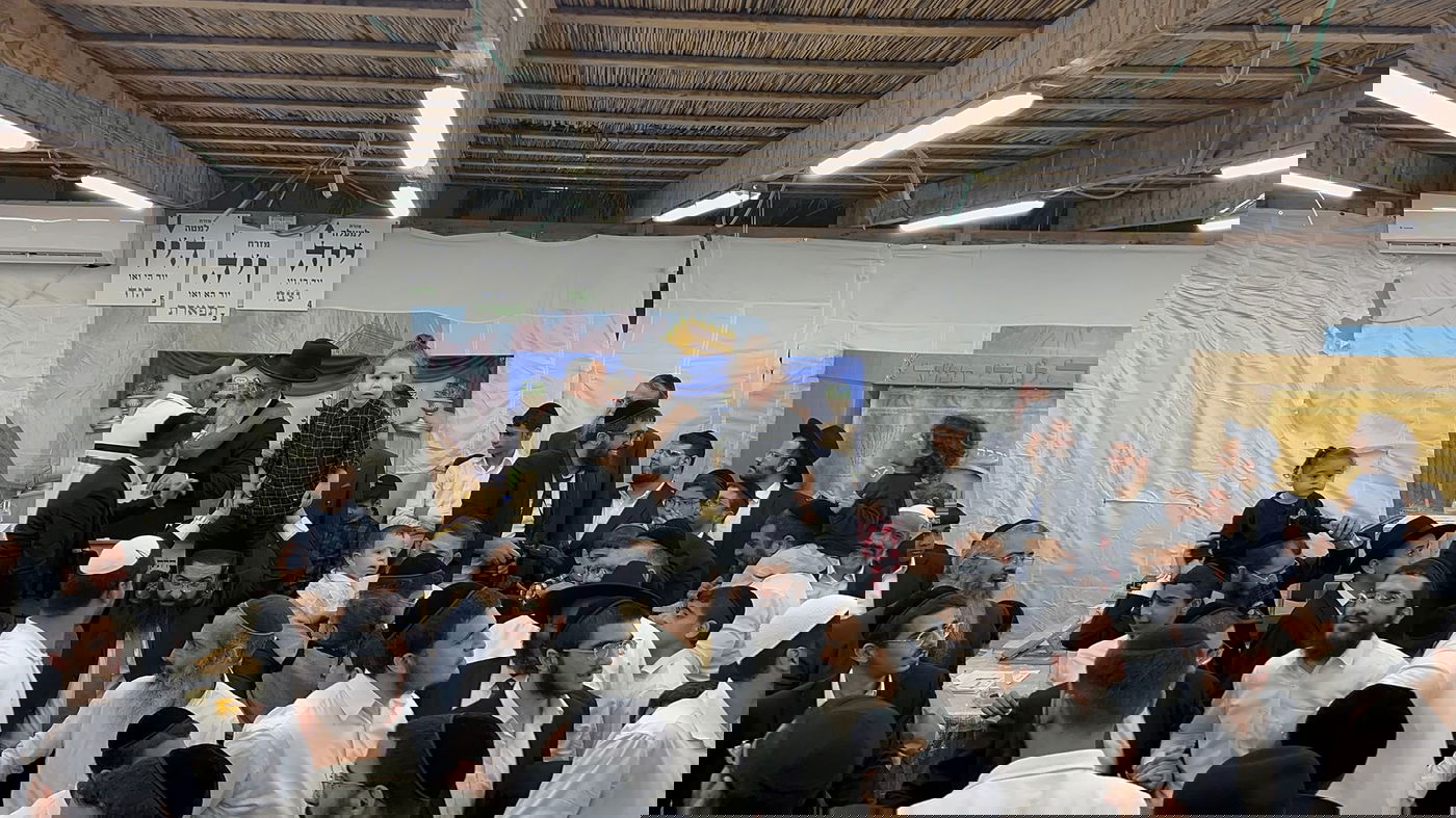 סוכות אצל הרה"צ רבי ישראל אברג'ל