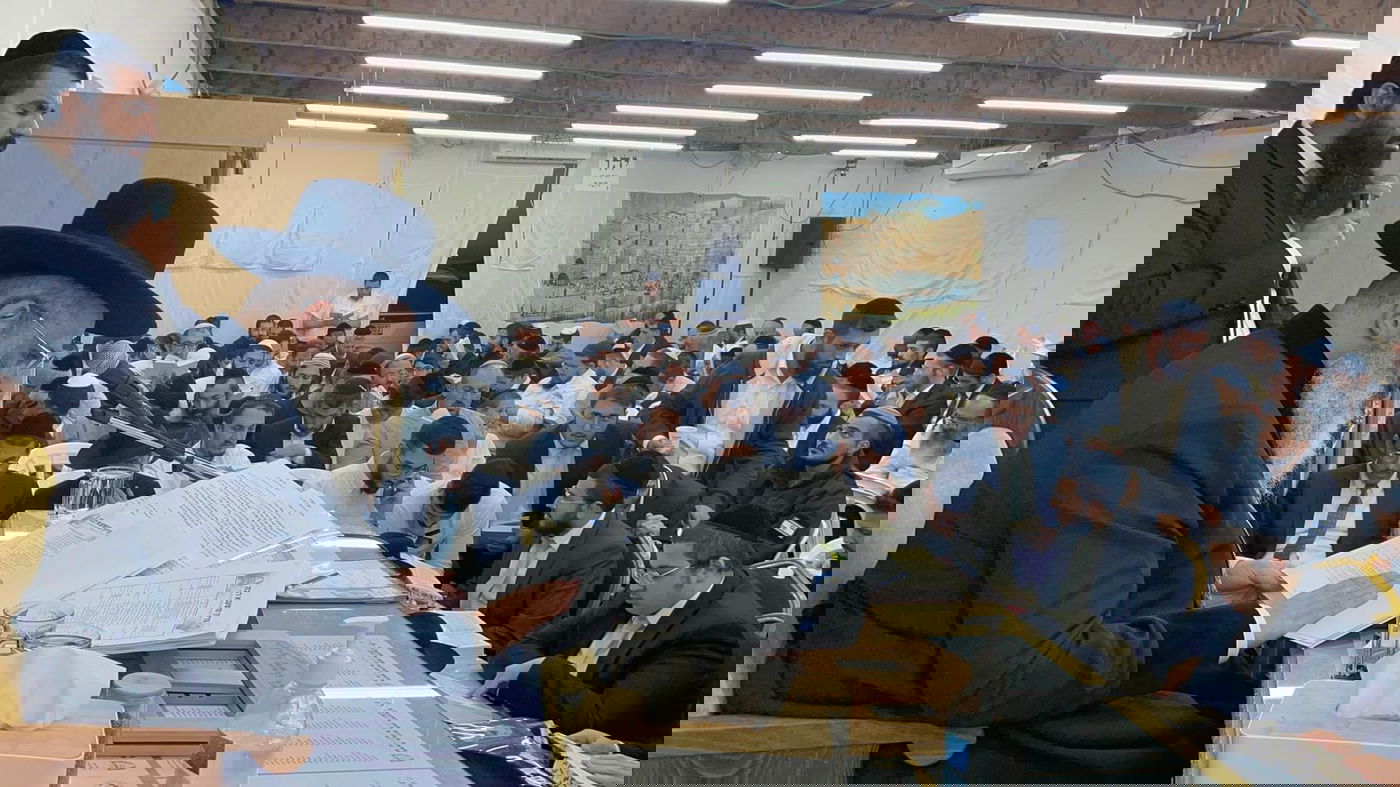 סוכות אצל הרה"צ רבי ישראל אברג'ל