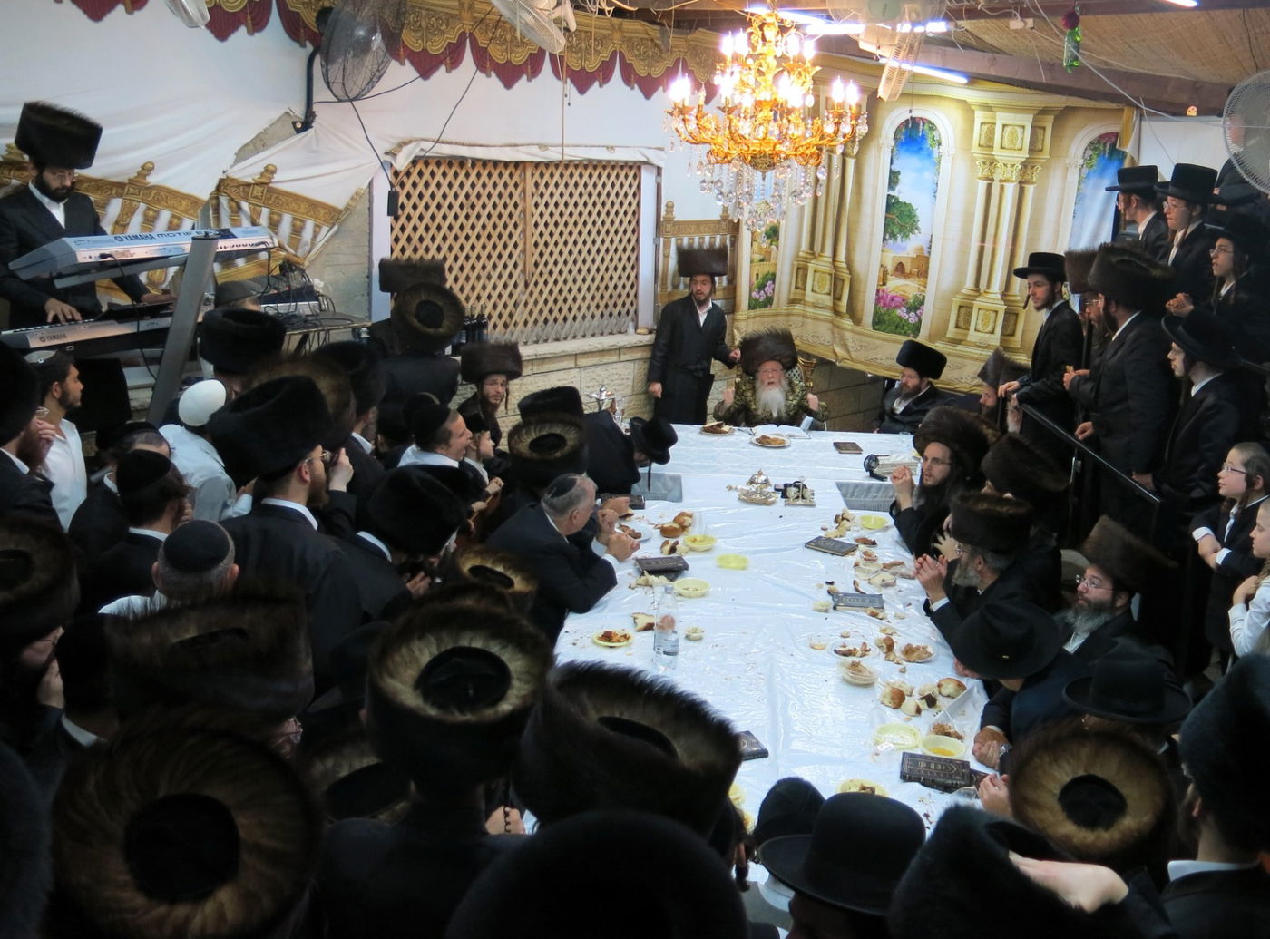 חג הסוכות בחצה"ק קרעטשניף קרית גת