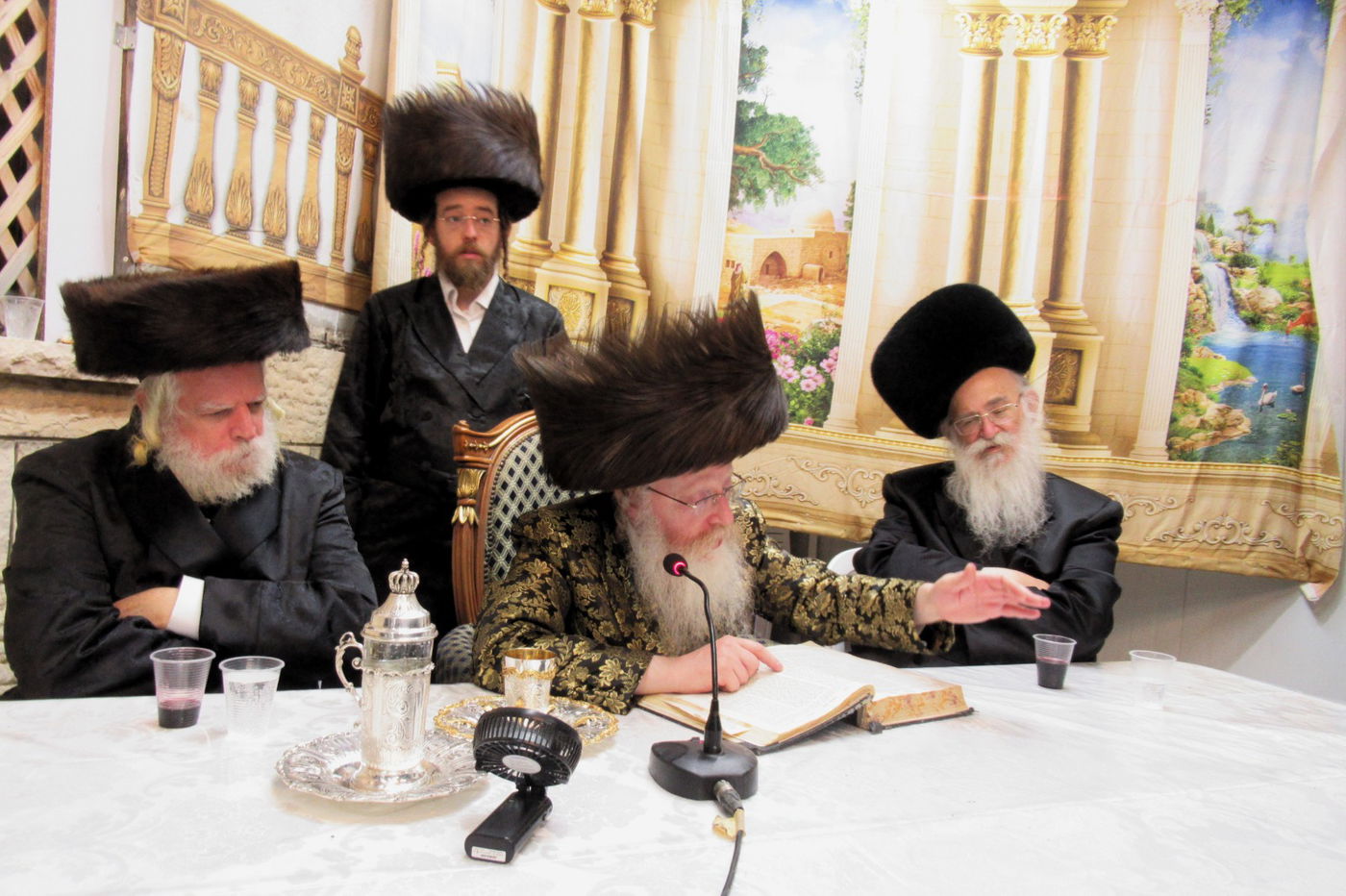 חג הסוכות בחצה"ק קרעטשניף קרית גת