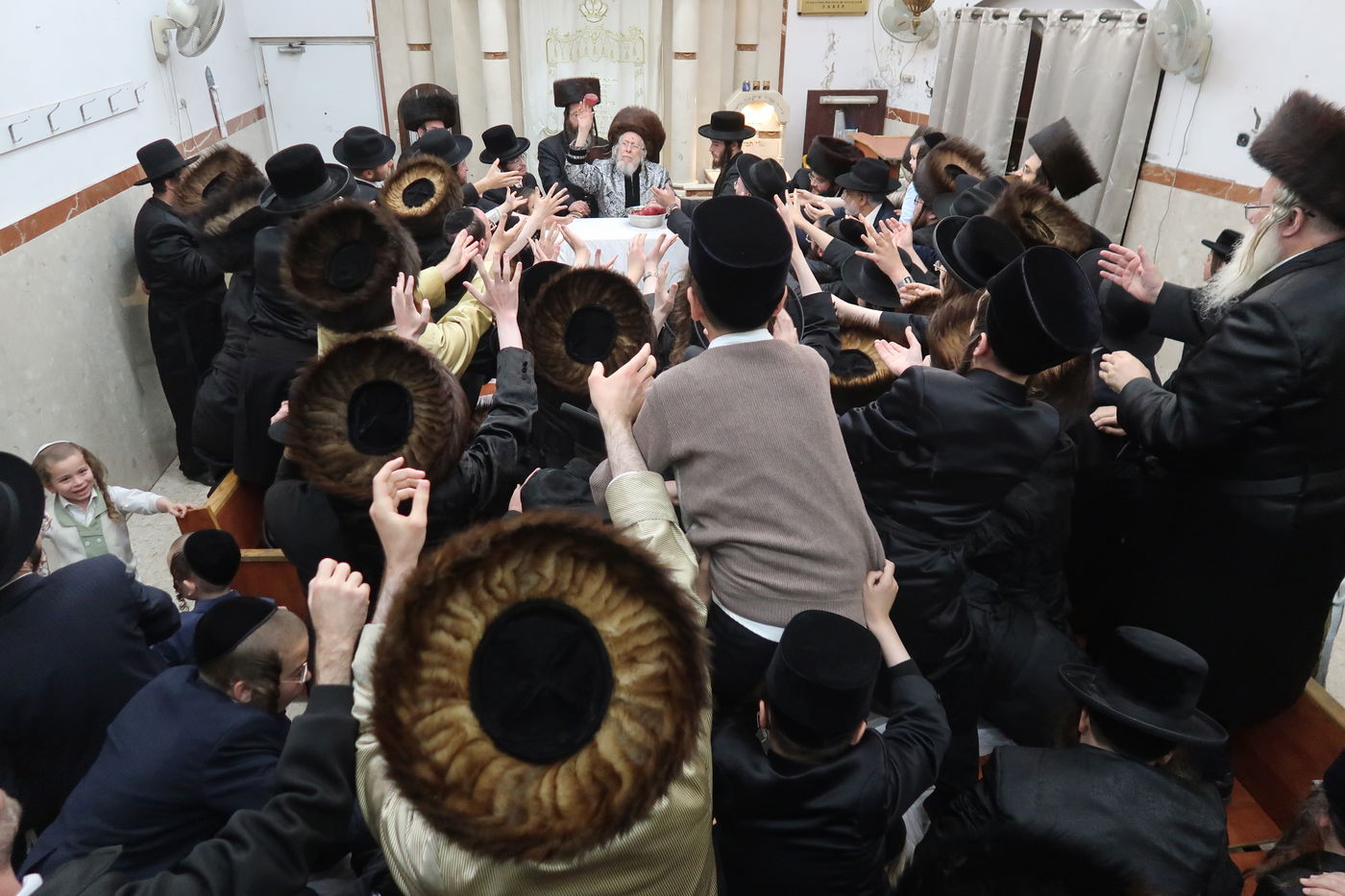 הקפות שניות בחצה"ק סטרופקוב 